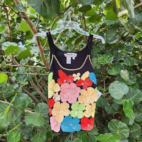 Joseph A Tops - Joseph A. fun unique floral sequin tank top